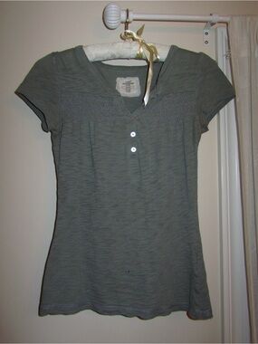 H&M Sage Green Short Sleeve Henley Tee